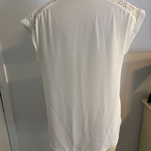 Zac & Rachel Creamy White Top With Shoulder Design- Size Small - Picture 4 of 6